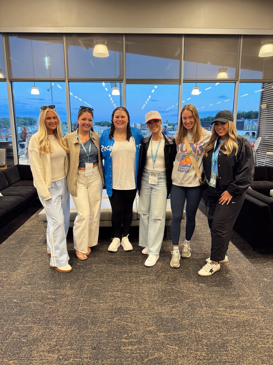 chloewetzel2's tweet photo. Baseball single-handedly cured my depression 💗 https://t.co/MPAjbbuUJS