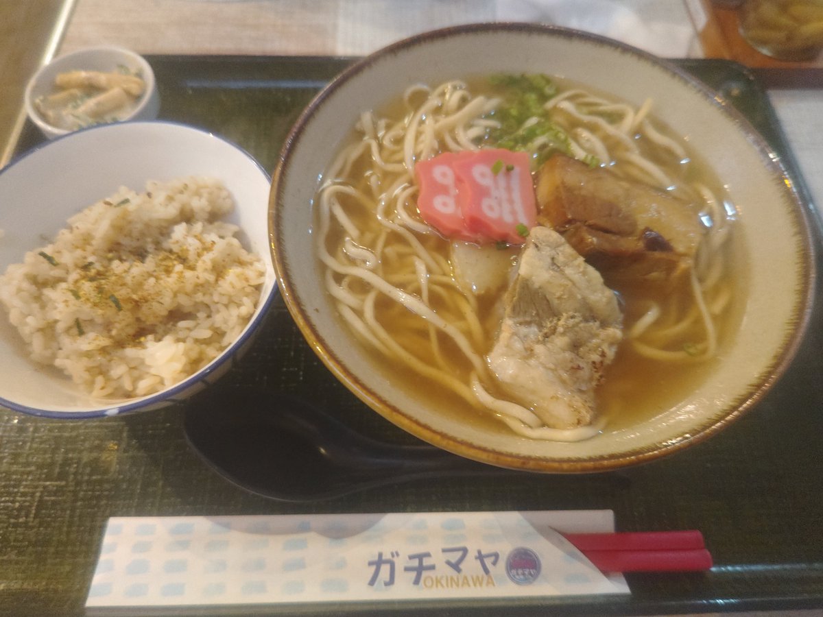 YMetal17's tweet photo. 今日の昼は神保町で、
沖縄系！！
さて、久しぶりにソーキ食べたから帰ったら、ハイカラでも弾くかな〜
#神保町 https://t.co/4ns27qcLiA
