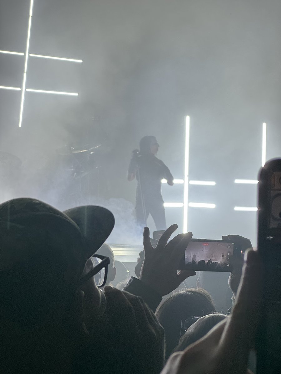 Voncaster1's tweet photo. I saw @marilynmanson at the @ArmoryMn on May 8. @marilynmanson is an amazing performer.

(1 of 2) https://t.co/o5Mn1hs3n8
