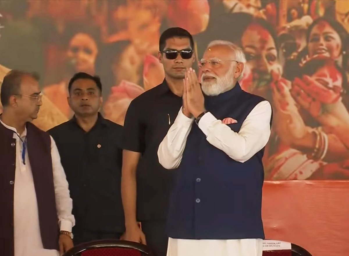 Rajendras900's tweet photo. पश्चिम बंगाल में 
जय श्री राम 
@BJP4UP @kpmaurya1 @myogiadityanath @narendramodi @Swatantrajoshi2 @NeerajSinghSays @rajnathsingh https://t.co/8fIJlhUaTS
