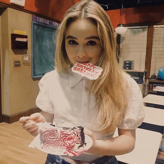 bunnybrinas's tweet photo. wdym she turns 27 TOMORROW https://t.co/txTzrqjoUX