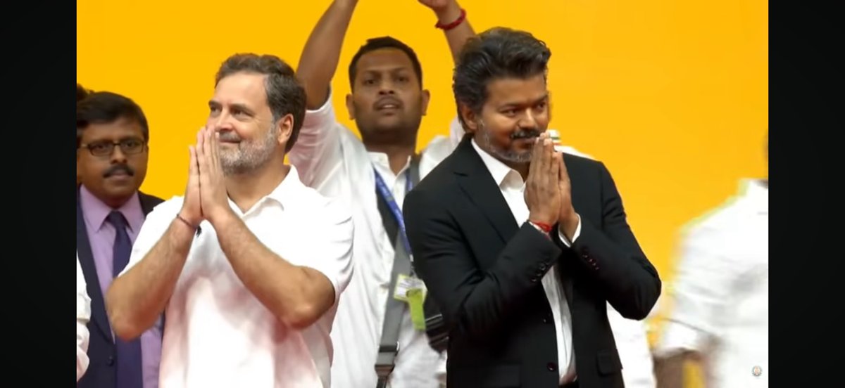 itz_roshanz's tweet photo. Frame எ பாரு டா😭🔥

Future PM Rahul - CM Vijay https://t.co/E6VxI6p0KF