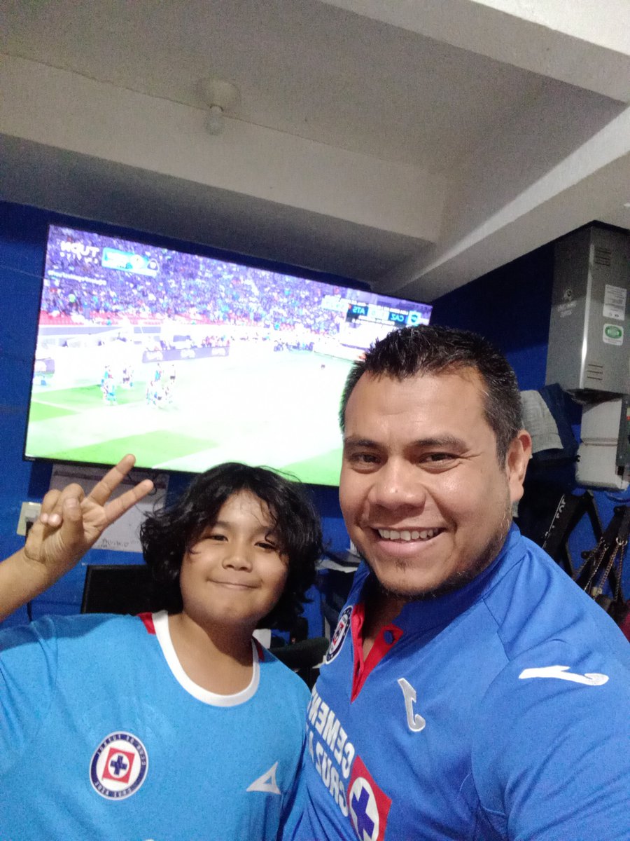 senecookie's tweet photo. Vamos cruz azul #QuienPegaMasFuerte https://t.co/JXKzFDjXSU