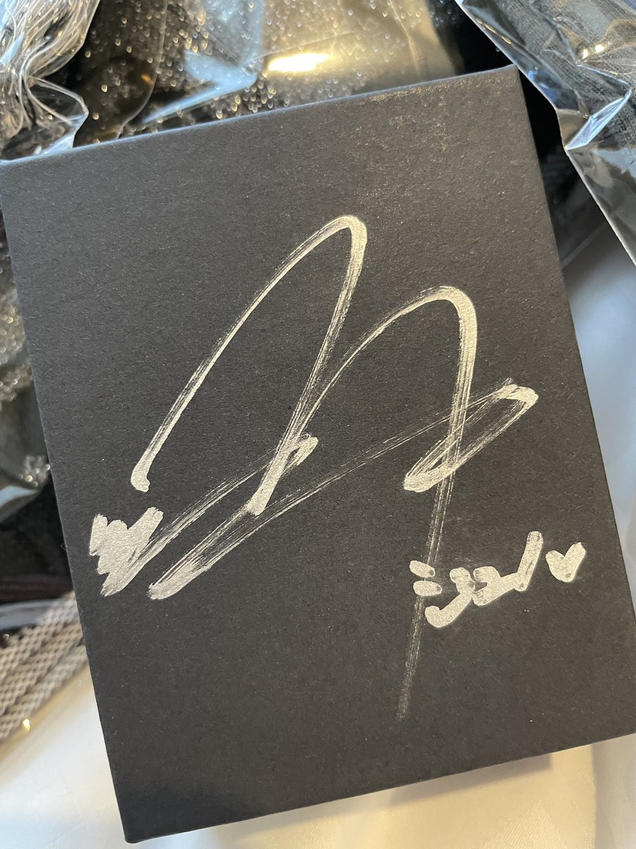 ritywong's tweet photo. I failed the FCくじ, but got a signed リンクBOX!
#ジュノ #JUNHO  #준호 #LEEJUNHO #이준호 #李俊昊 #อีจุนโฮ 
#2PM_THE_RETURN
#2PM https://t.co/RkNGcUN6CM