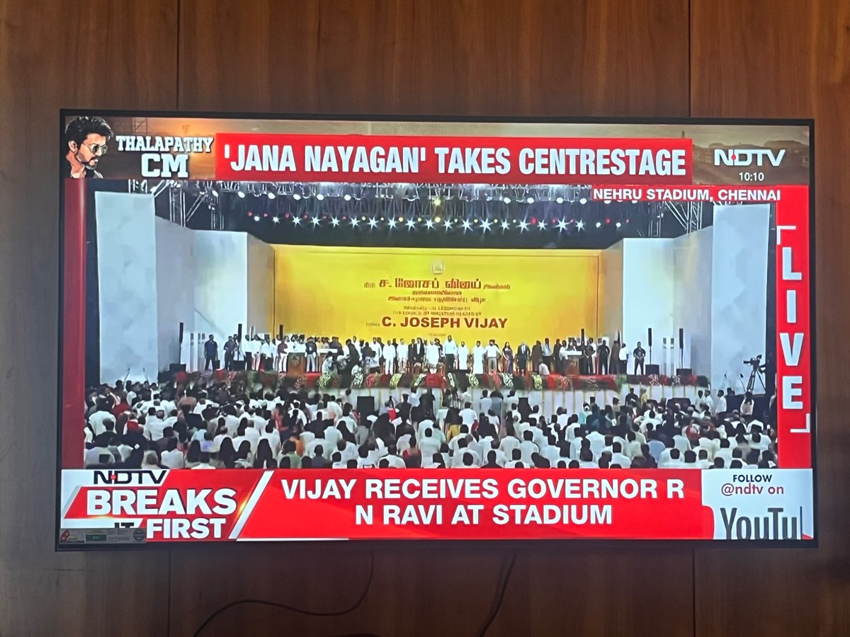 AjayMaddali's tweet photo. @ndtvfeed @ndtv @ShivAroor 

Shiv and team has done a fab job in covering the TN drama. Can your team pls make sure the GOV name is corrected? This is on for past 10 minutes now. https://t.co/dEI4MXtSHe