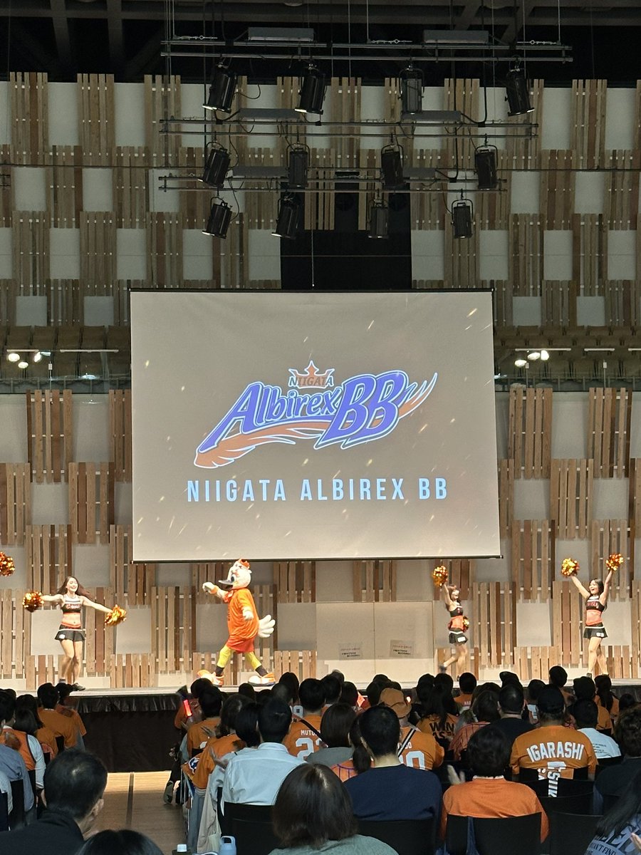6_yoshi_2's tweet photo. 今日もここから。今日勝って明日に繋げよう👊
#新潟アルビレックスBB
#transformation https://t.co/YiVe0AlF93