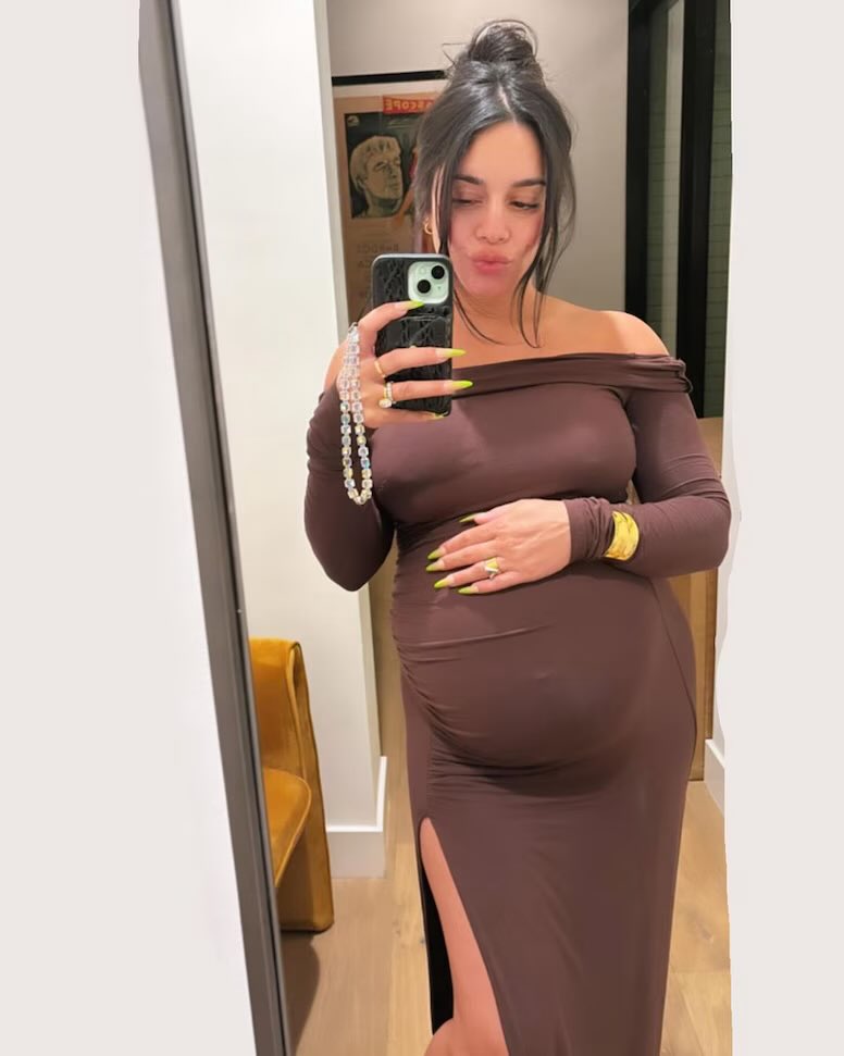 ThatDamnCameron's tweet photo. Happy Mother’s Day to this amazing person. You have done something so incredible by bringing a baby into this world, and are about to bring another. 

I couldn’t imagine this life without you, you are absolutely magnificent. I love you more than you know https://t.co/OseMRNOENI