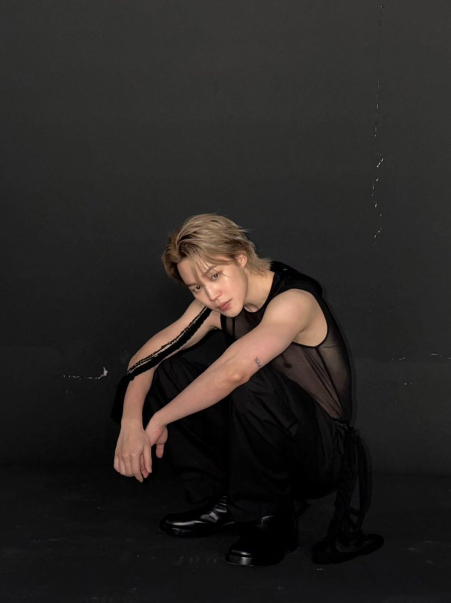 gmanews's tweet photo. KUHANG-KUHA MO NAMAN KAMI 😔💜

BTS' Jimin is giving model energy in a recent Instagram post.

The K-pop group is having their "Arirang" world tour that will span 34 regions across five continents.

Courtesy: Jimin/Instagram

Visit https://t.co/T4xNFFqzti for more updates. https://t.co/KTN1VKCgMr