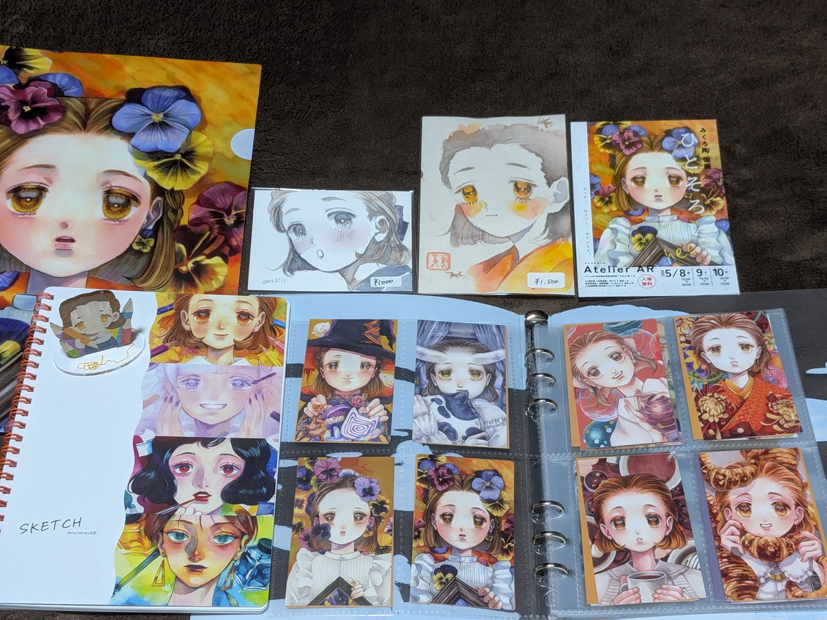 ajisio2022's tweet photo. みくろ陶さんの個展に土曜行ってきました。
大量のおでこちゃん名刺と,スケブ、さらに一点ものをお迎えです。
対応ありがとうございます至福の時間でした。
#みくろ陶個展ひとそろい https://t.co/7ddY5aCP6K