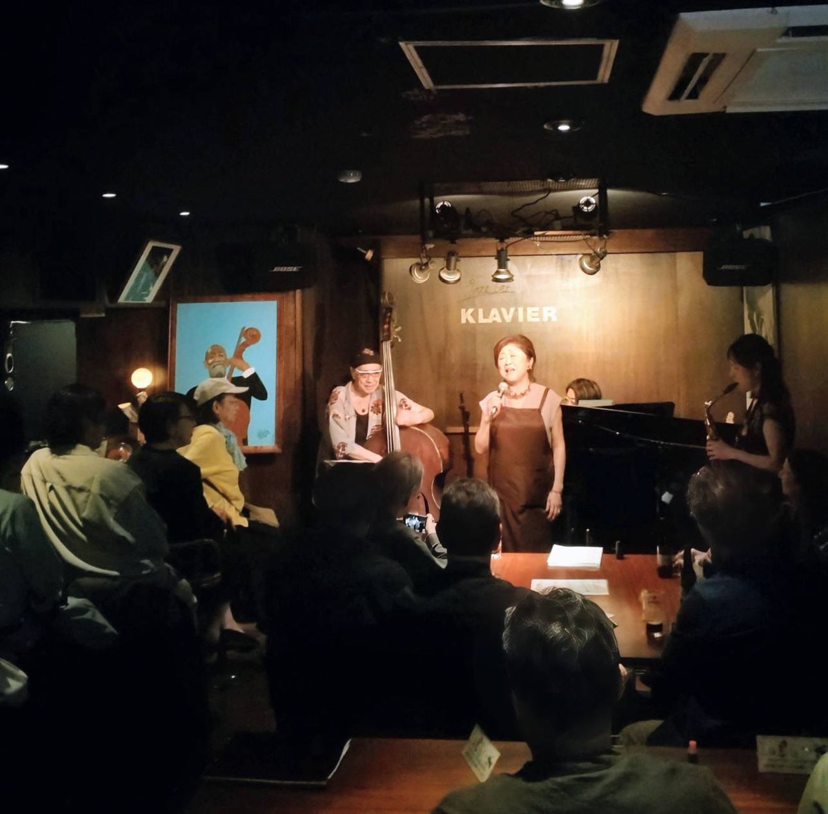 ju_ujy_ayaka's tweet photo. 昨夜は阿佐ヶ谷駅そば
Jazz &amp; Wine『KLAVIER(クラヴィエール)』にて河上修trio
bass.河上修 piano.松下聖哉 sax.わたし

有り難くも満席のお客様の中、
とっても楽しきひと時でした❣️🎼
ありがとうございました🤝

#阿佐ヶ谷 
#klavier 
#jazz https://t.co/FW9547nH8e