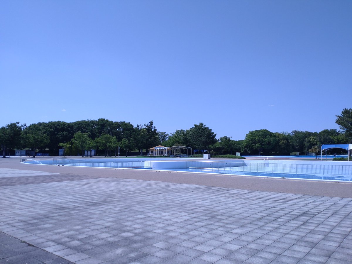 _maruki's tweet photo. ぷーるにきました🙃 https://t.co/tjbT2jgKRQ