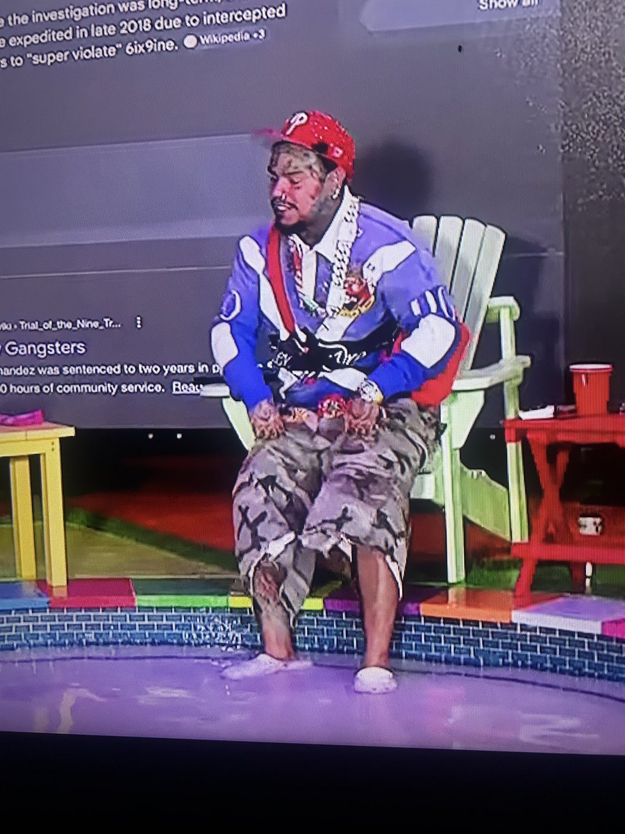 Tommy2fasttt's tweet photo. #6ix9ine got his feet in the pool is crazy. Buddy coked out https://t.co/HciJU47EtF
