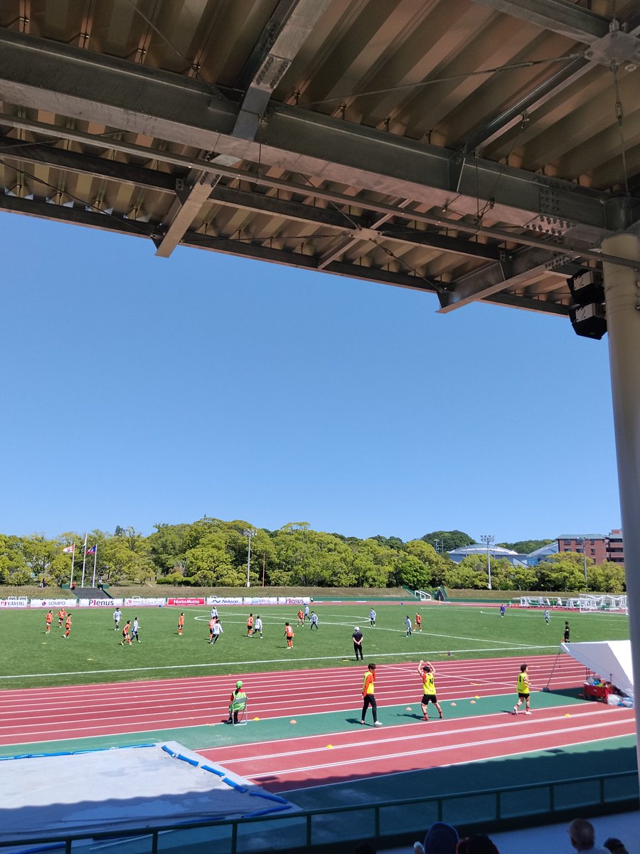 distonnce's tweet photo. レノファレディースの試合を周南市で観戦中⚽
生でのレノファの試合観戦も2年ぐらいご無沙汰だけど、サポーターの応援が懐かしくて、やっぱり面白い🥁
前半は膠着状態のまま0-0だったけど、後半は得点が見たい！

#レノファレディース
#ディアヴォロッソ広島 
#周南市 https://t.co/48U1JGpXnN