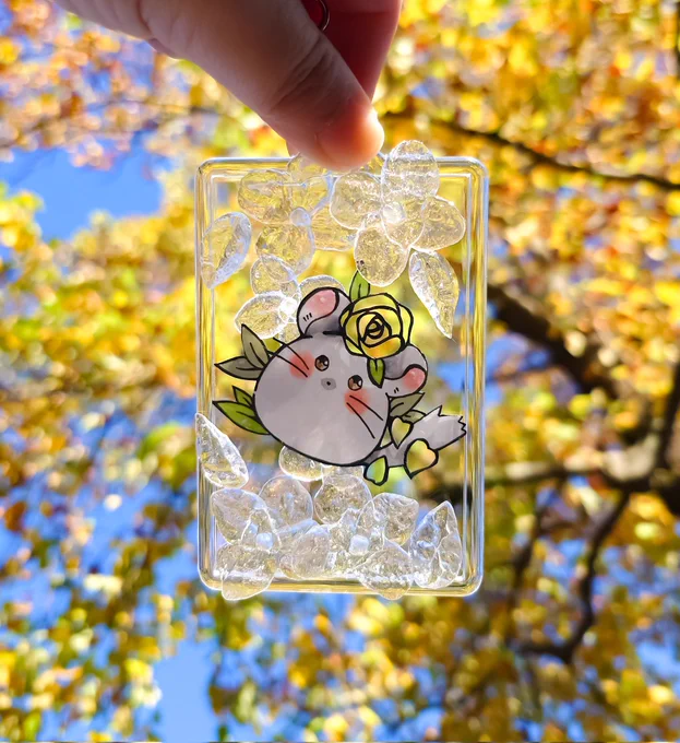 こちらは個展用ですが、ねじゅちゃんを春夏秋冬に染める事ができます 是非いろんな所に連れていって下さい