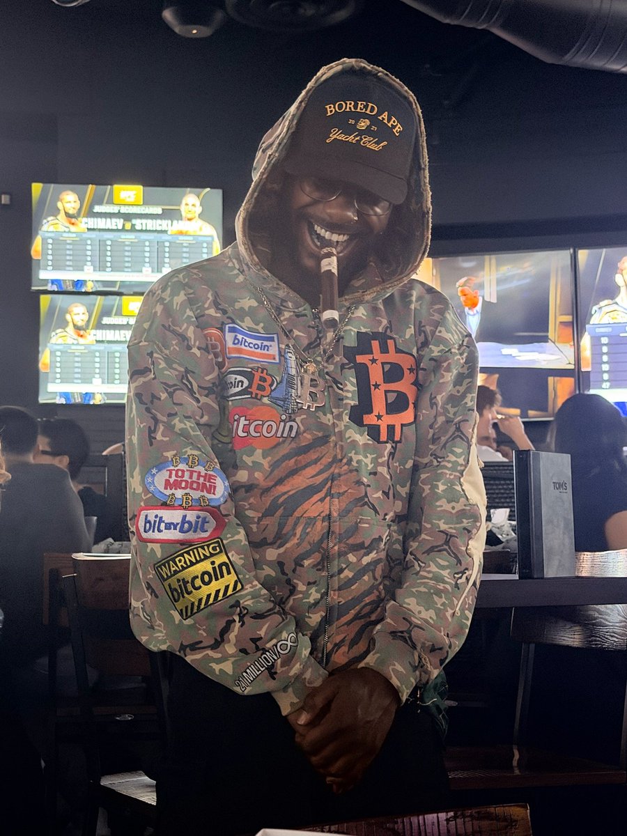 thtguyt's tweet photo. #Day520! Apecoin🦍
A Supporting $APE 🐸🐐 A
Selfie until ApeCoin hits a all-time high
🤞🏾🫡 #yuga @apecoin Blessings 🐒ApE @kaylaparrilla Queen https://t.co/qeTjZZQb1r