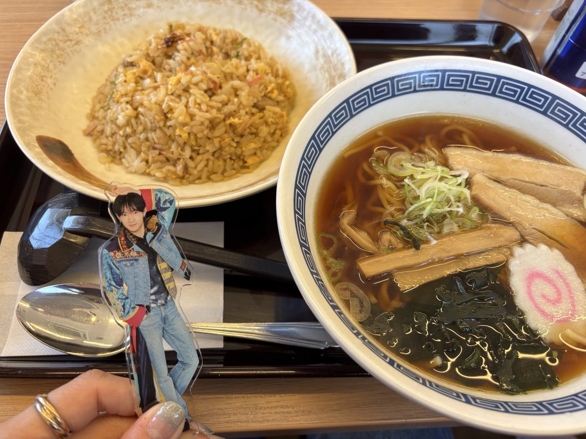 しの tweet media