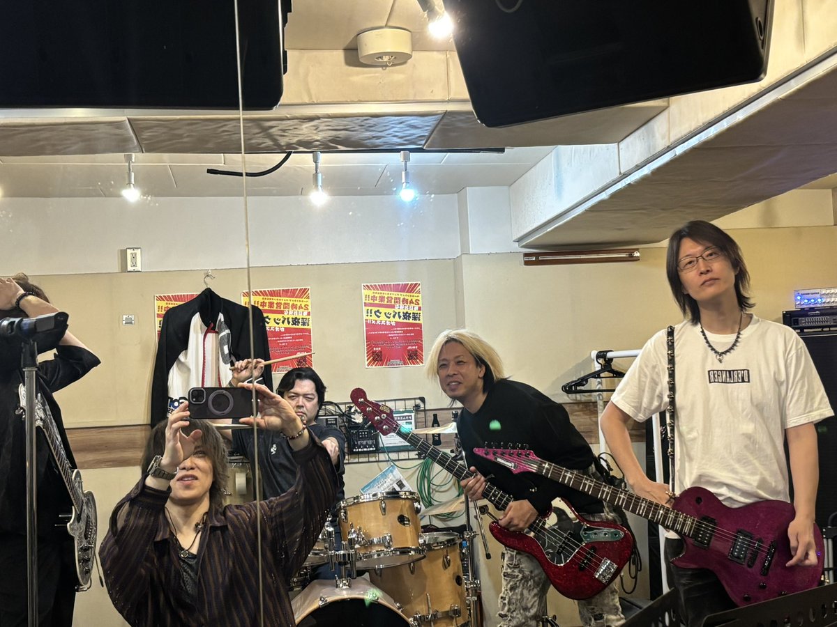 今日は、来週の継承祭2026へ向けて、LAMÉ SEAのリハです😊✨
頑張りますー🫡

#継承祭2026
#LUNASEA
#ベースオントップ