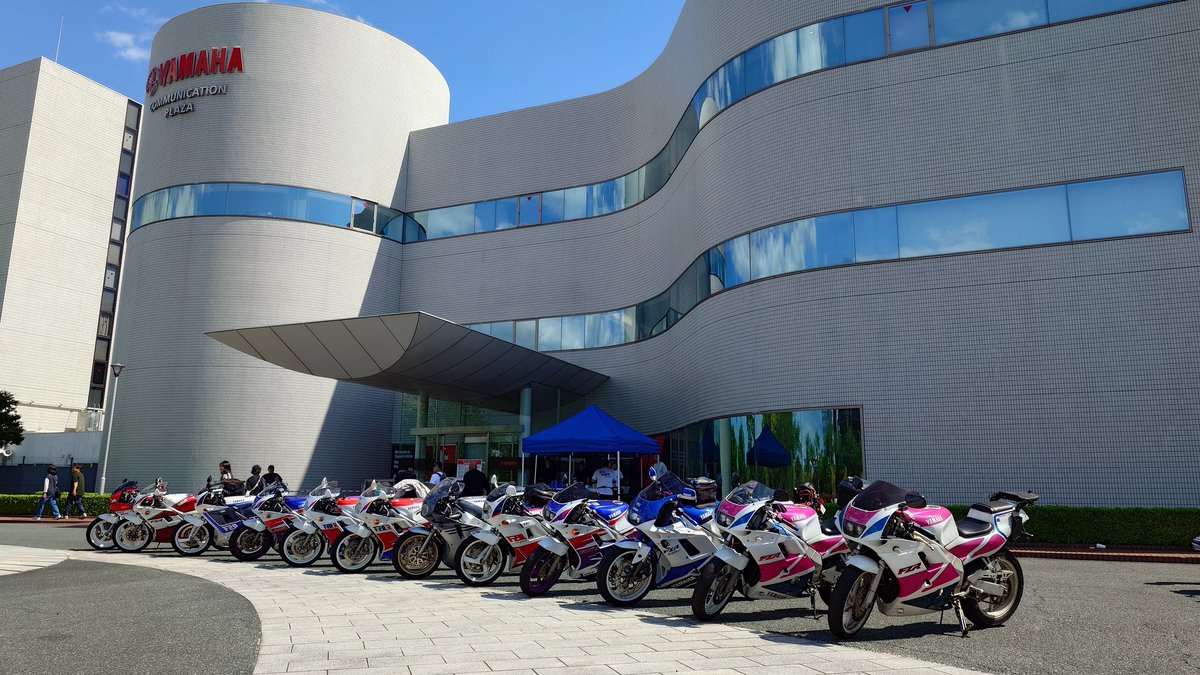 kazu1200_SR's tweet photo. FZR 生誕40周年ミーティング
参加台数81
#FZRミーティング #FCOJ #YAMAHA #YAMAHAバイク #FZR #FZR1000 #3GM #FZRだから https://t.co/gAT9mRgSQh