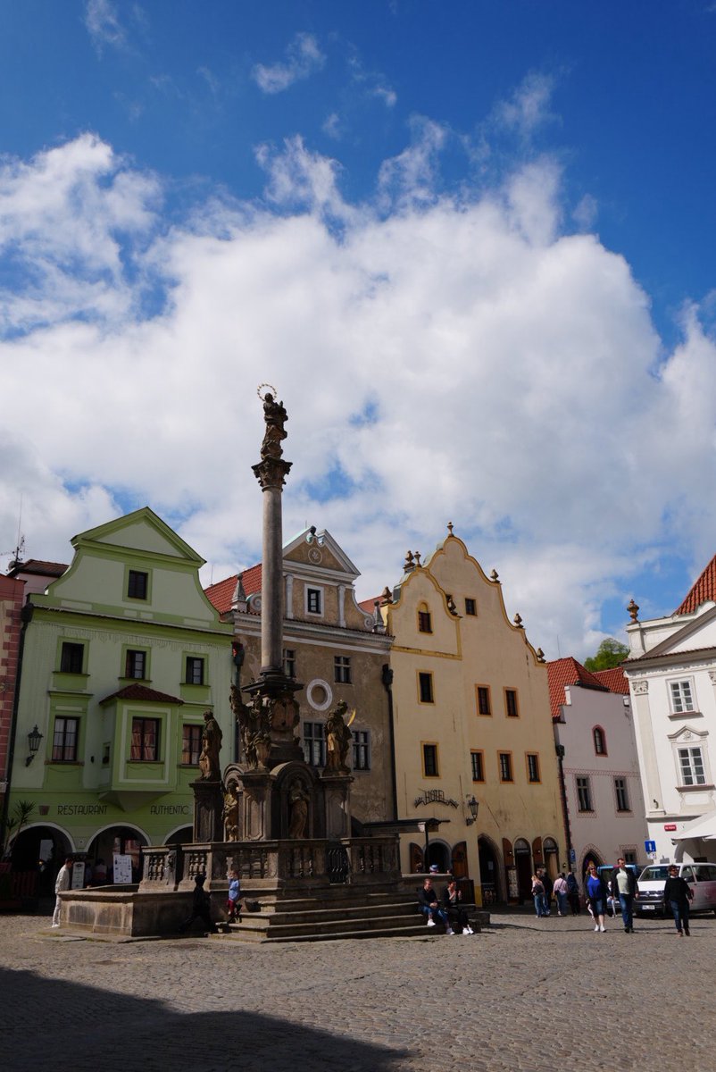 mnvancnd's tweet photo. チェコ🇨🇿 Český Krumlov
チェスキークルムロフ

プラハからバスで南へ2時間40分。
世界遺産に登録された、世界一美しい街。

おとぎ話のような街で、チェコ人含む観光客も多く、現地の人がとてつもなく優しい…！ https://t.co/LYxMO9neMT