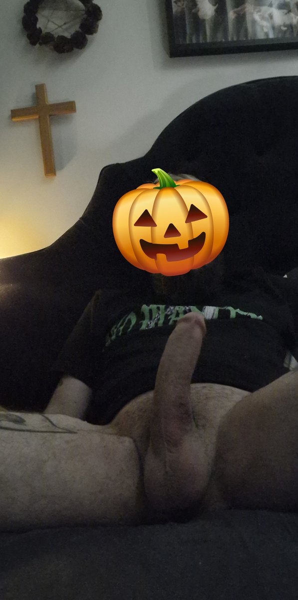 th0ts_prayers69's tweet photo. Spoiler alert. Hard times are cumming 👻 https://t.co/AW4sg1ETfn