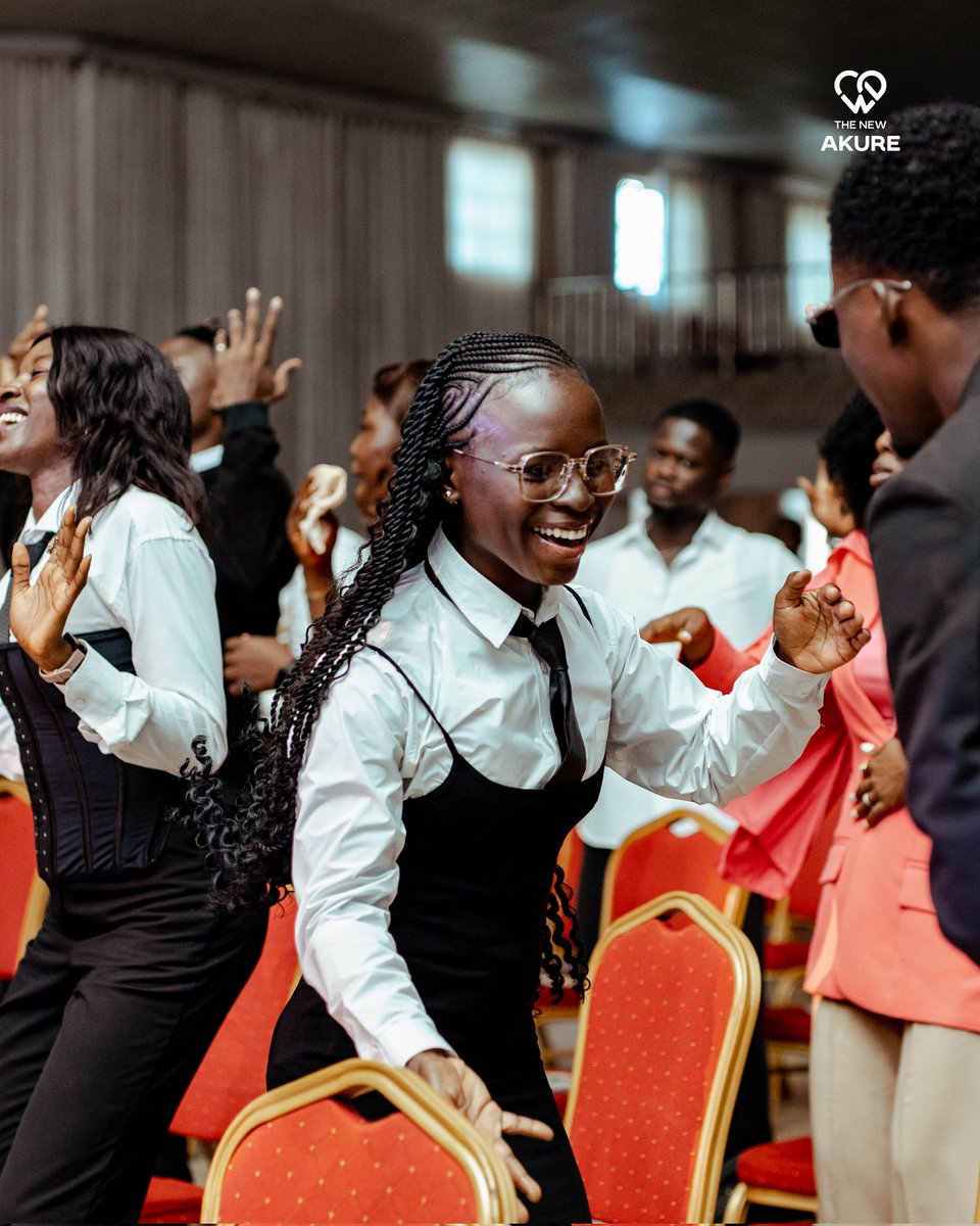 TheNew_Akure's tweet photo. Hands lifted, voices raised, hearts completely surrendered 🙌. This is the beauty of praise, celebrating the goodness of God with everything we have.
#overflow #wearethenew #praise #joyfulnoise #churchvibes #explosiveyear #ilovethischurch https://t.co/9rDqP0oR68