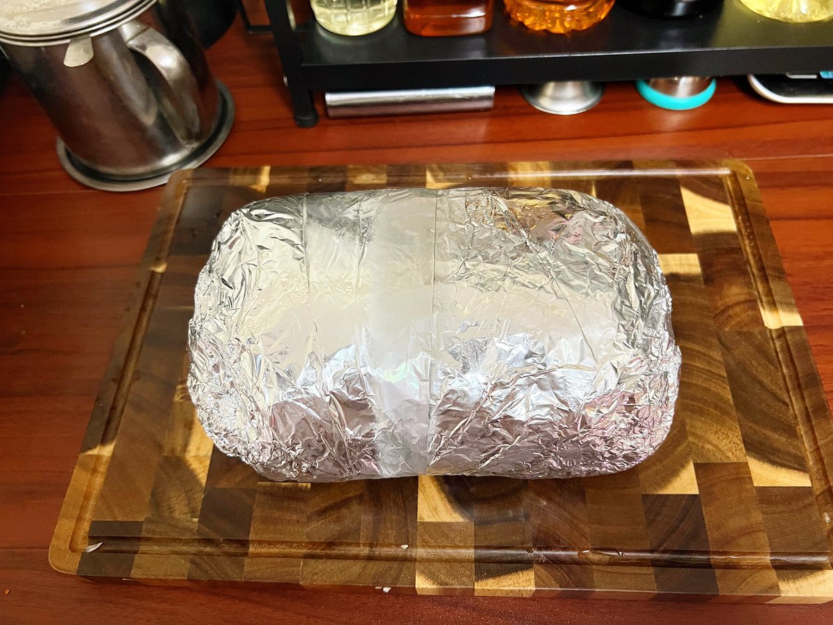 TR0UBL3SH00TER's tweet photo. これから弱火でじっくり火を通すよ。
#料理長 #シェフ #料理 #豚肉 #黒豚 #美味しい #フォローして下さい #chef #chefskiss #slowcook #pork #fyp https://t.co/LJYmy9kUNz