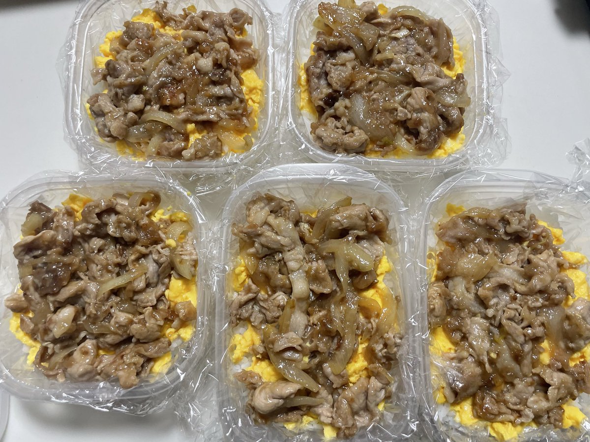 狂気‼️
節約のために1週間同じ昼飯を食う異常成人‼️