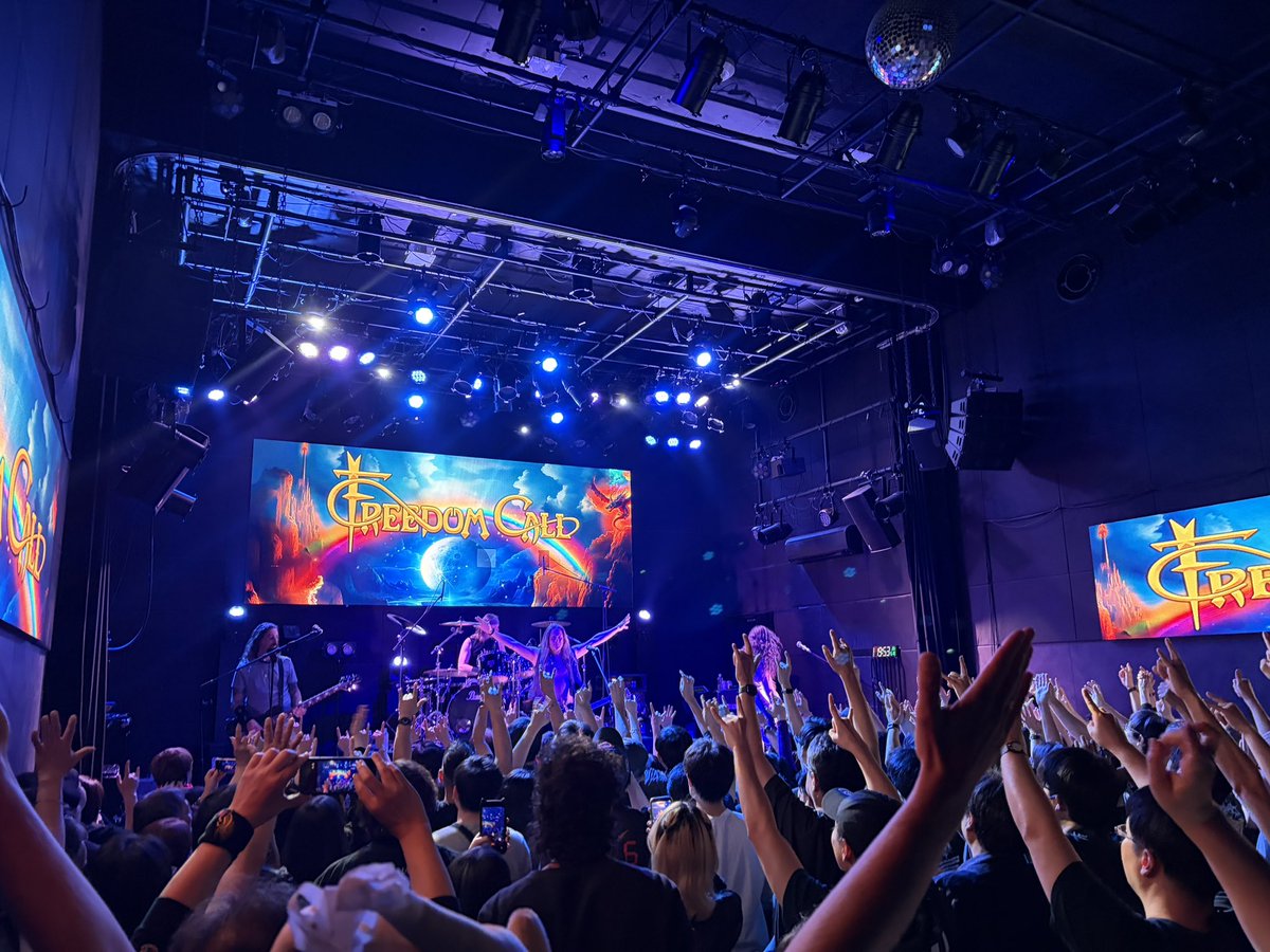 evpro666's tweet photo. 【EVP4U】
本日は待望の「Freedom Call」来日公演
3日目にして最終日の大阪は梅田BangBoo！

そして最後を飾るのはご存知ハッピーメタル「Freedom Call」だ！

場内の盛り上がりは最高潮へ！

さぁ当日券も20:30まで販売中。
まだ間に合う！近くの方は会場へ！ https://t.co/8CM21H2x1z