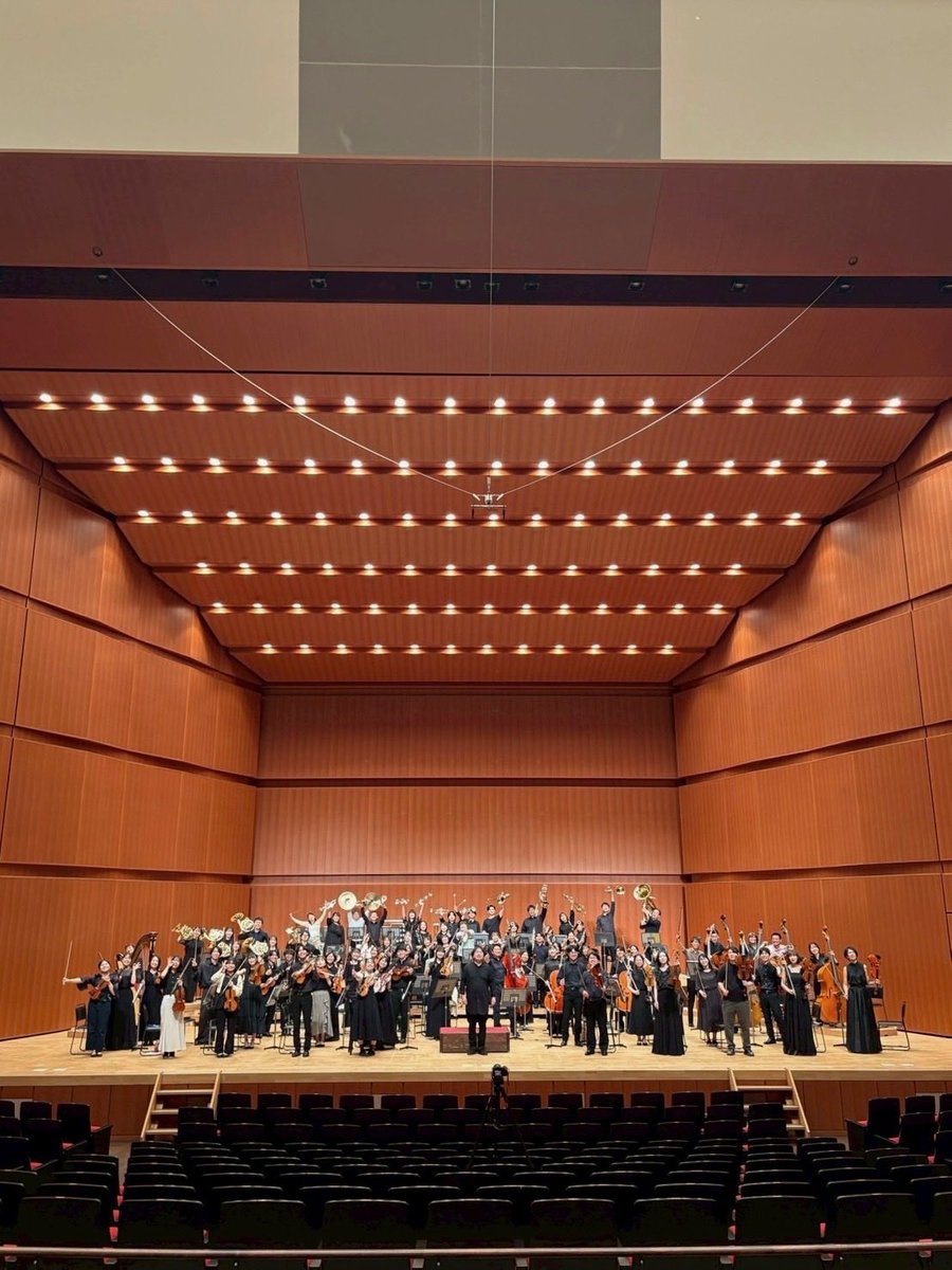 burgruine_orche's tweet photo. 【第2回演奏会　終演】

本日はブルクルイーヌ管弦楽団第2回演奏会にご来場いただき、誠にありがとうございました🏯

本日295名のお客様にご来場いただきました。

アンケートにて、皆さんの感想やご意見お待ちしております✨
画像QRコードまたはURLからご回答いただけますと幸いです！ https://t.co/h0q47FiK8d