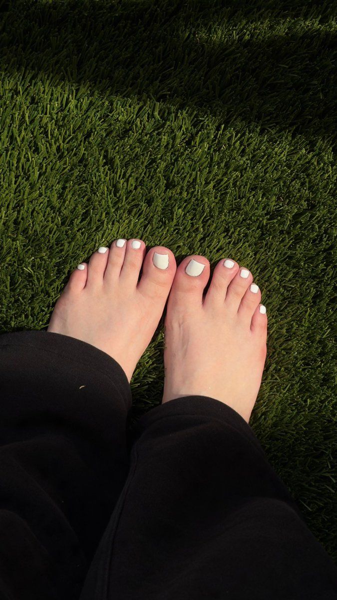 ToeCrushX tweet media