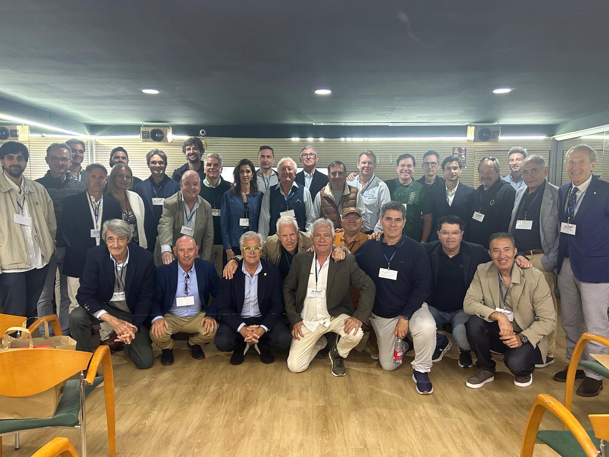 puppotenis's tweet photo. Felicitaciones a los asistentes al 4º Congreso de #ACHTE (Asociación de Coleccionistas e Historiadores de Tenis de España) en el #ClubdetenisdeValencia. Una pena no poder asistir esta vez, son momentos que nos regala la vida y el tenis. ¡Listo para el 5º, sea donde sea! https://t.co/Gn9K4oTJLQ