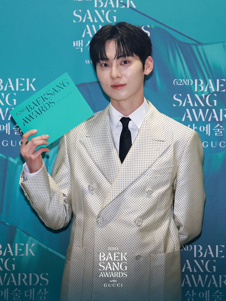 운명 tweet media