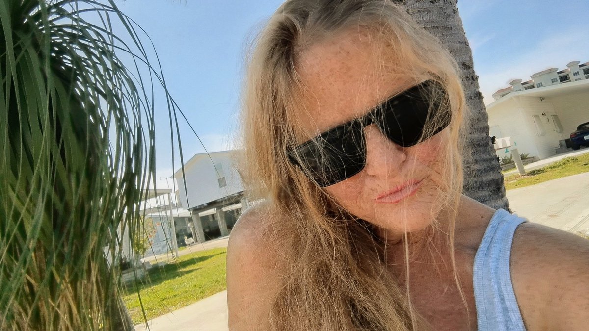 Angie Coffin tweet media