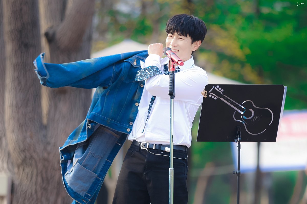나래 tweet media