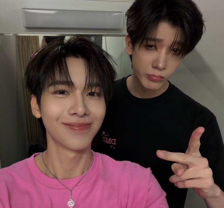 PortalJimmyOhm's tweet photo. Artists deserve to feel safe, respected, and protected in every space, including online. We hope the company takes a closer look at what has been happening.
PROTECT JIMMY AND OHM
#ProtectYourArtists #ปกป้องศิลปินของคุณ
#JimmyOhm @DomundiTV https://t.co/jcAzlz7vsM