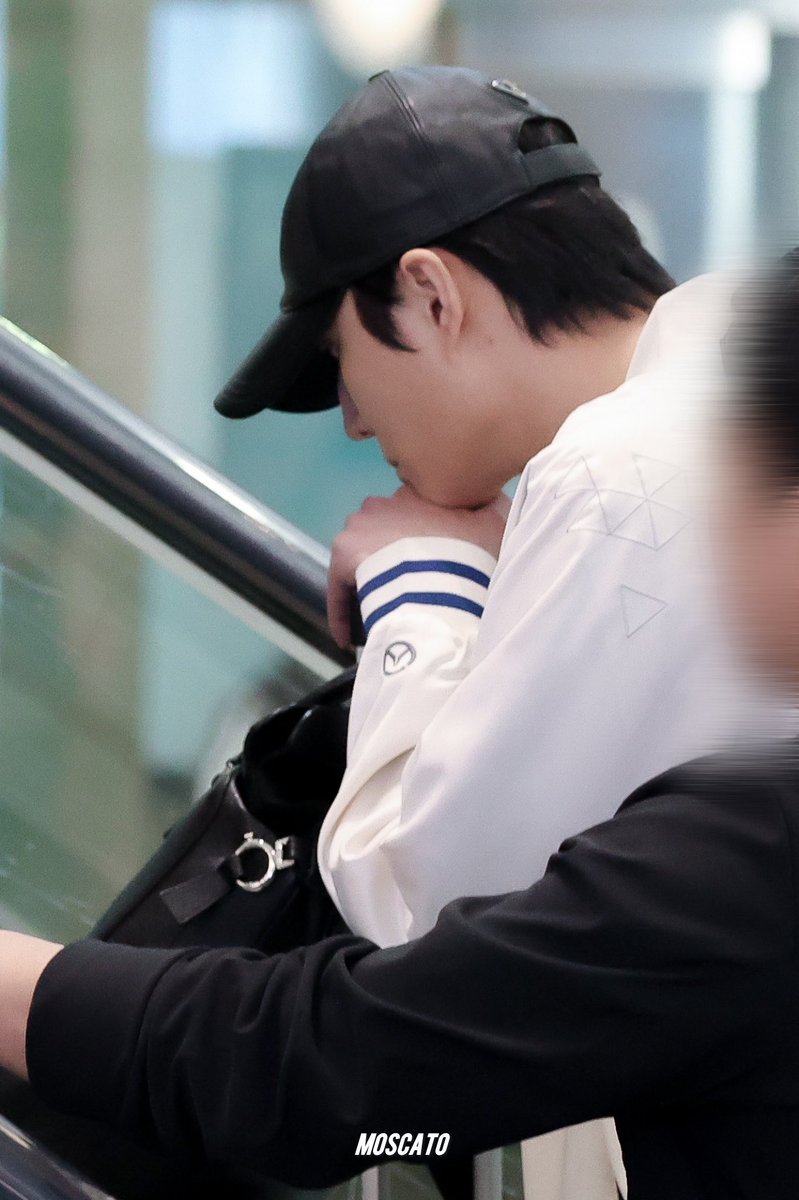 260510 푹쉬어~
#영케이 #YoungK #강영현 #데이식스 #DAY6
