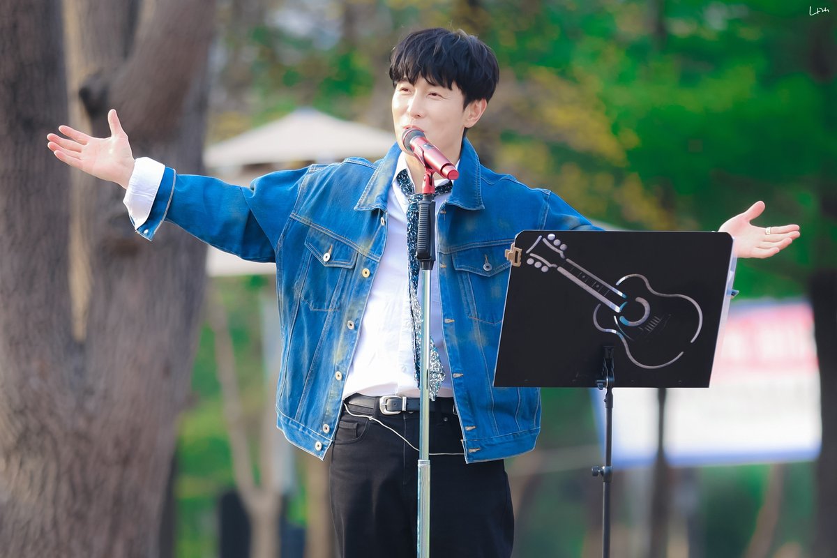 나래 tweet media