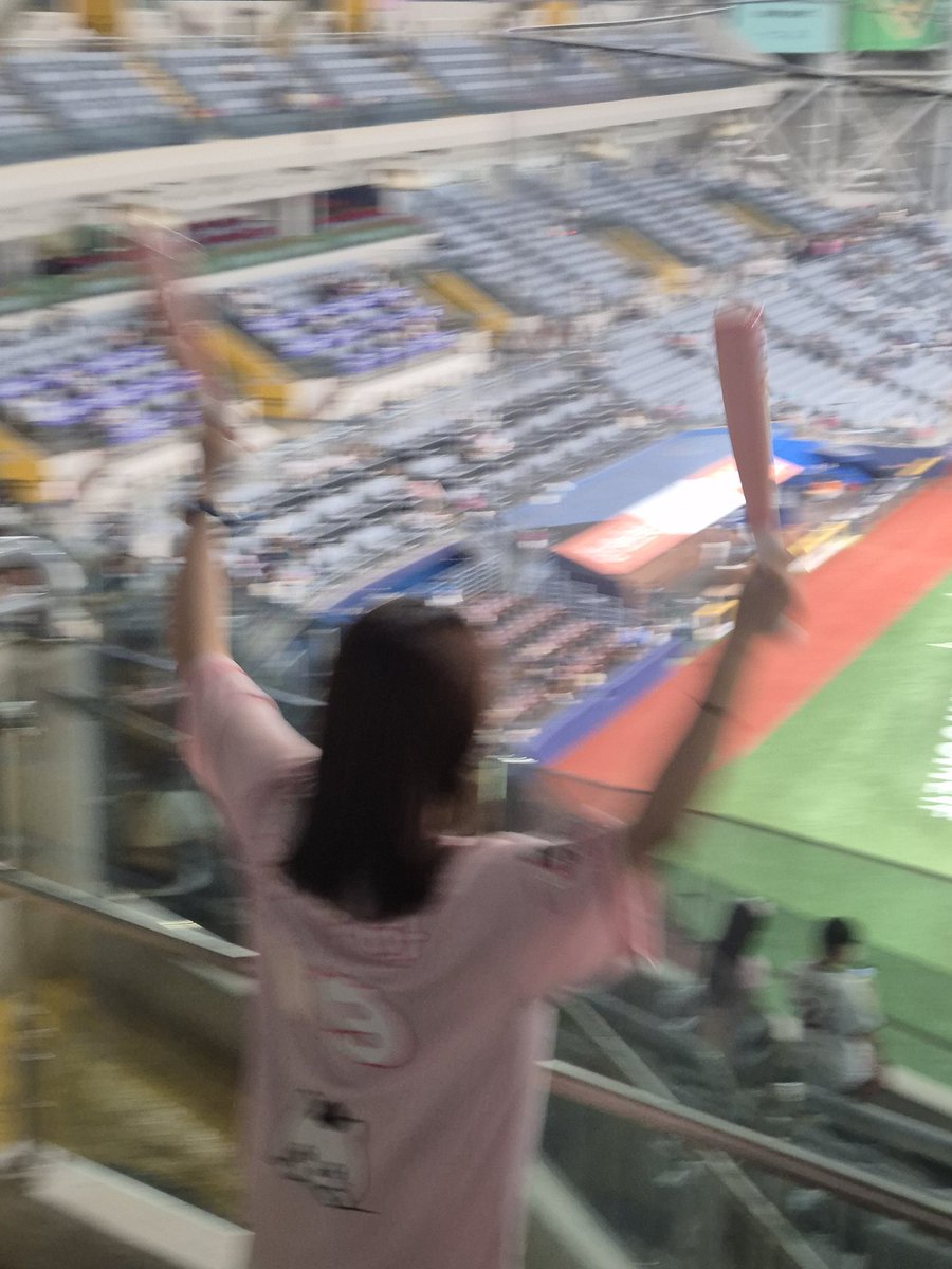 올해도 고척돔 승요 등장 💗
이번 시즌 나인이 고척돔 직관 2승 1무 순항 중..🤸🏻‍♂️🤸🏻‍♀️