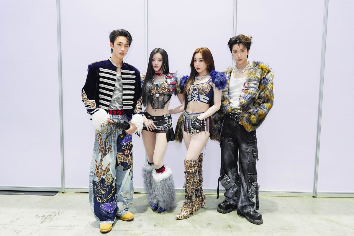 PIXXIEofficial_'s tweet photo. 🔥 𝐏𝐄𝐏𝐒𝐈 𝐏𝐫𝐞𝐬𝐞𝐧𝐭𝐬 𝐒𝐩𝐞𝐜𝐢𝐚𝐥 𝐒𝐢𝐧𝐠𝐥𝐞 𝐚𝐭 𝐎𝐋𝐘𝐌𝐏𝐎𝐏 𝟐𝟎𝟐𝟔 🔥

#PEPSIxอ๊ะเบลอองจั๋ง
#PiXXiE #Mabelz_PiXXiE
#PEPSIWAKEUPDONTWAIT
#PEPSIpresentsOLYMPOP2
#OLYMPOP2026DAY #OLYMPOP https://t.co/uoK7OJuHsJ