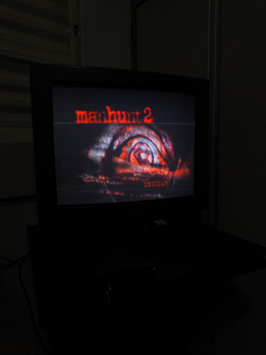 vdnd_'s tweet photo. Sony Triniton 
Ps2 https://t.co/MZ4kBBINBe