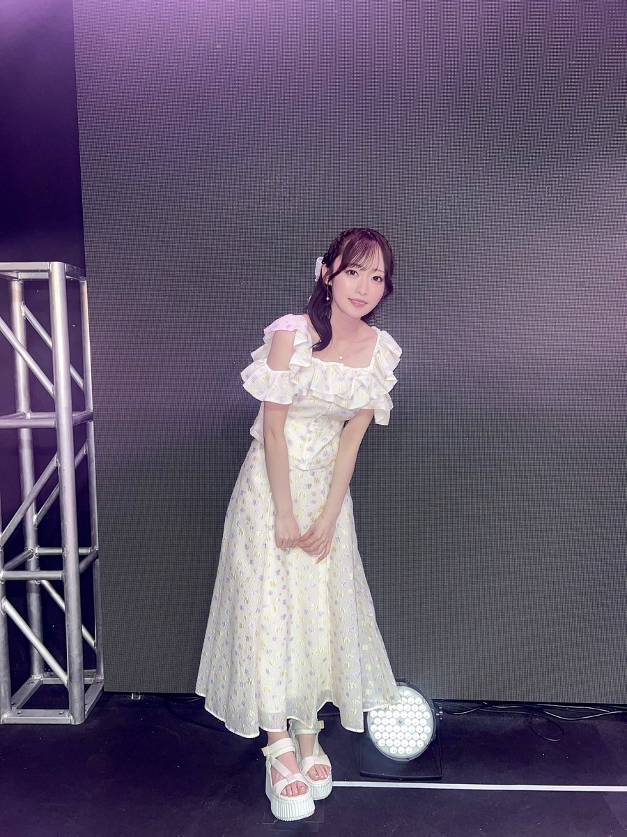 eririn959's tweet photo. 皆んなと一緒に楽しい時間を過ごすこができて
写真集とラジオ番組のお知らせもできて
幸せすぎる29歳のスタートでした☺️🫶🏻
びっくらぶ🥲💞
#石飛恵里花バーイベ2026 https://t.co/300GHjxjSF