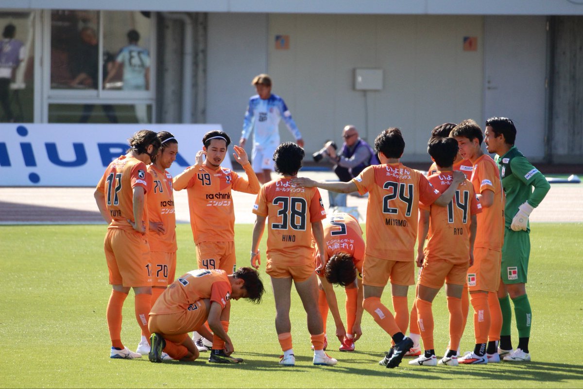 ehime_toco's tweet photo. 現地で
大木サッカーが見たい！

ワクワクしながら
迎えた週末

結果は負けてしまったけど
やっぱり
今年の #愛媛FC のサッカーは
おもしろい！！

ワクワクの週末に向けて
また明日から１週間
仕事頑張ろう⟡.·

選手の皆さん
ゆっくり休んで
自分を労ってあげてください
お疲れ様でした( ˊ͈ ˙̫ ˋ͈ ) https://t.co/K3KI5ww2dF