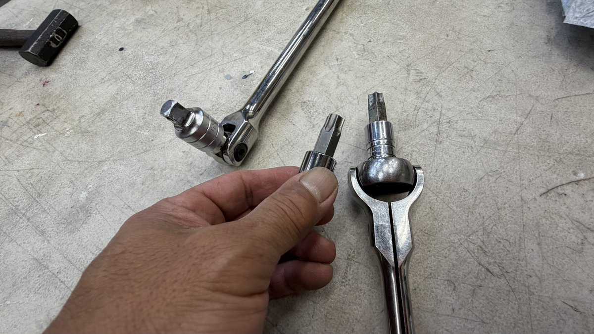 MORIHIRO650's tweet photo. T55
やっぱり痩せてたんや…
#snapon #TORX #T55 https://t.co/1vpfMR3TRI