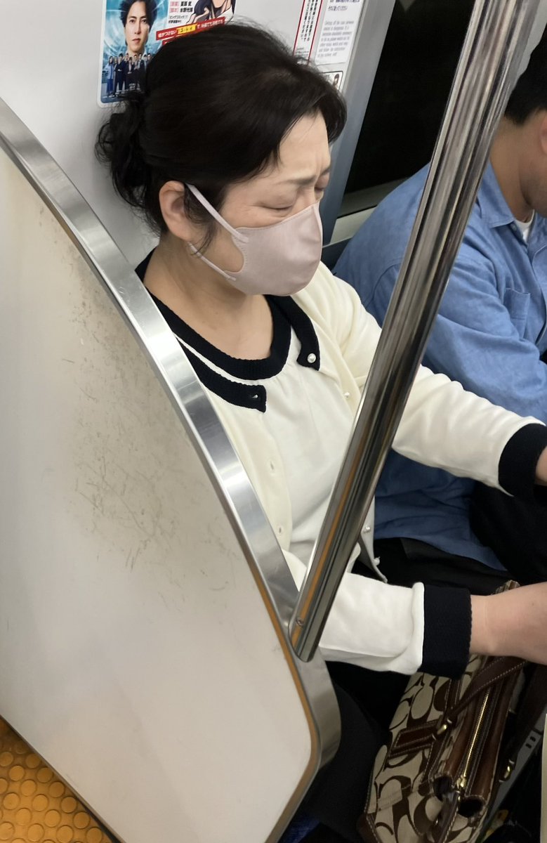 豊満は神★ tweet media