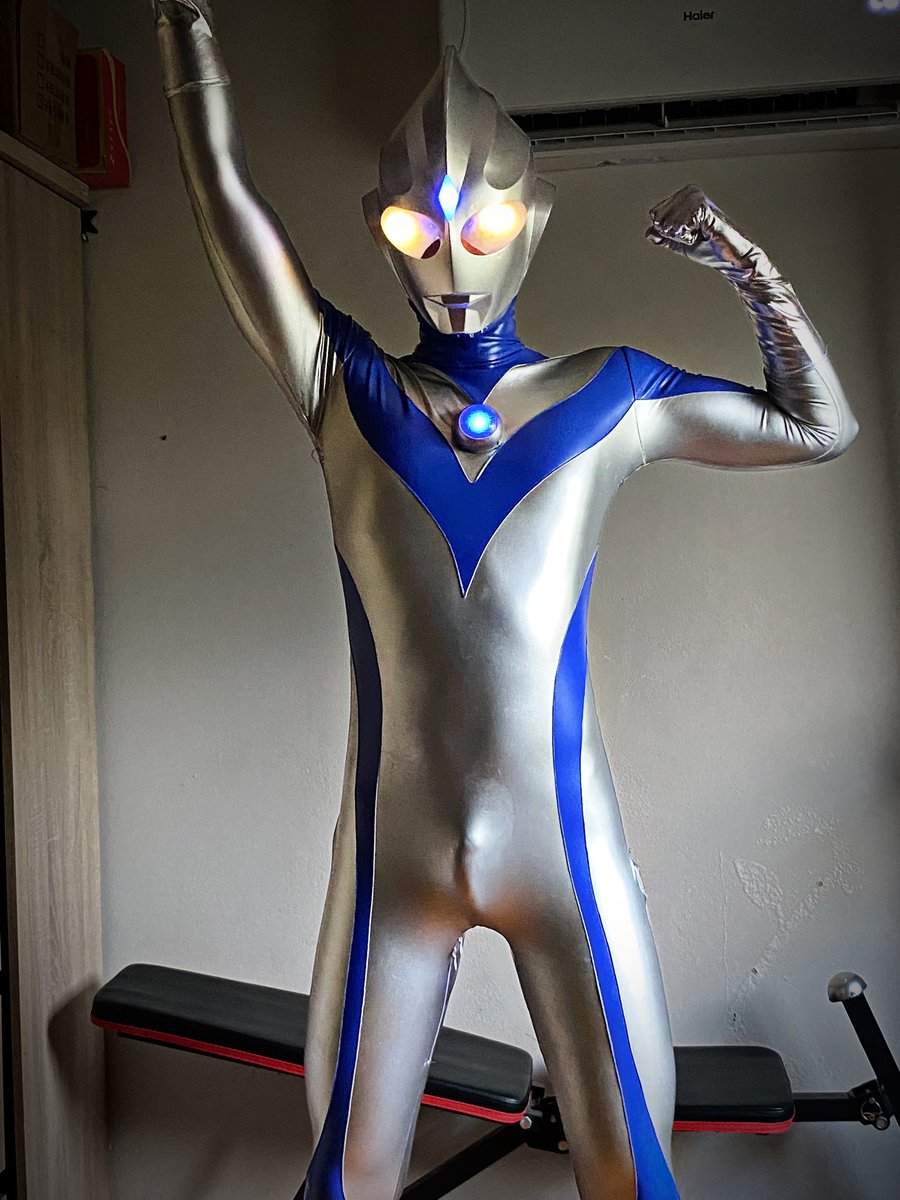 ultraman_774 tweet media