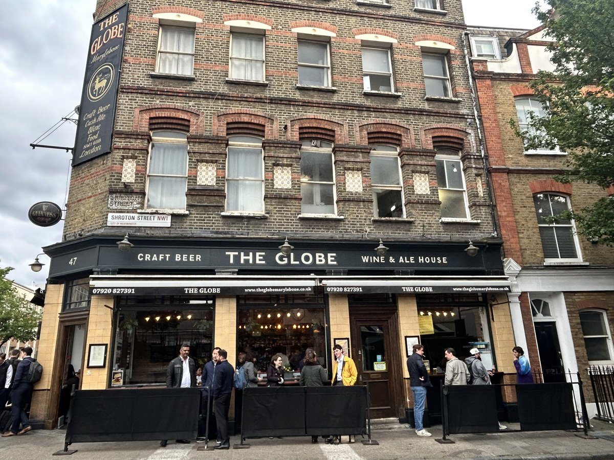 PubsSaving's tweet photo. The Globe, 47 Lisson Grove #marylebone Great quality beers! πΊ Busy on Wednesday with football on large TV screens. The pub even sponsors a local football team that play in Regentβs Park. β€οΈ Nice pint of Guinness. New food menu, the pizza was tasty. #bestpubs #communitypub https://t.co/ueuTgiEA9Z
