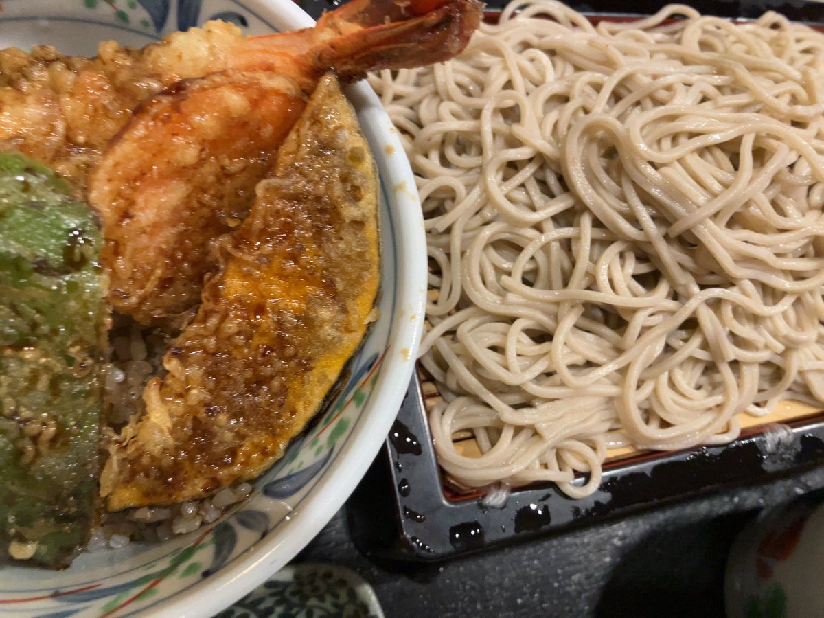 sequeshimazaki's tweet photo. ★
そば屋で
天丼セット

基本、うどん大好き
が、冷たいのは蕎麦が好き

ミニトート欲しいな
#和食 #ランチ #天丼 #浅草 https://t.co/0dcl0s0xk9