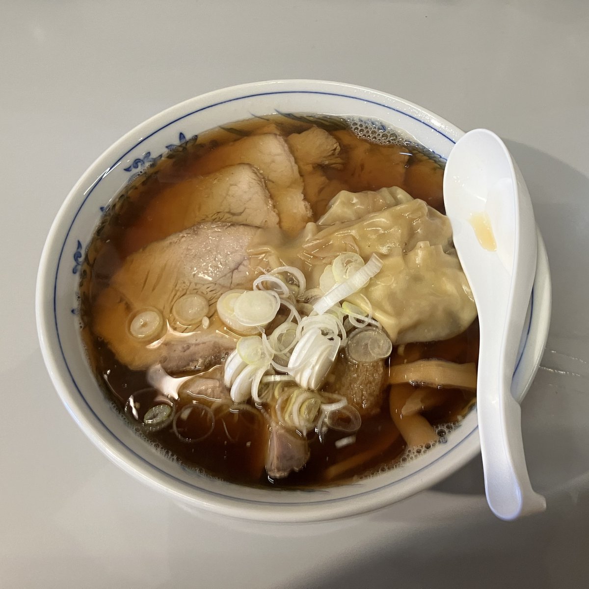 kirin005's tweet photo. かつて、#津軽ラーメン と言うジャンルがありまして、まぁ普通に言う、透き通る上品な魚出汁の広く津軽地方に分布していたラーメンの事です。ただし #青森市 のラーメンとは違います。#森田 #中華そばだいき屋 https://t.co/m1j0BbYURX
