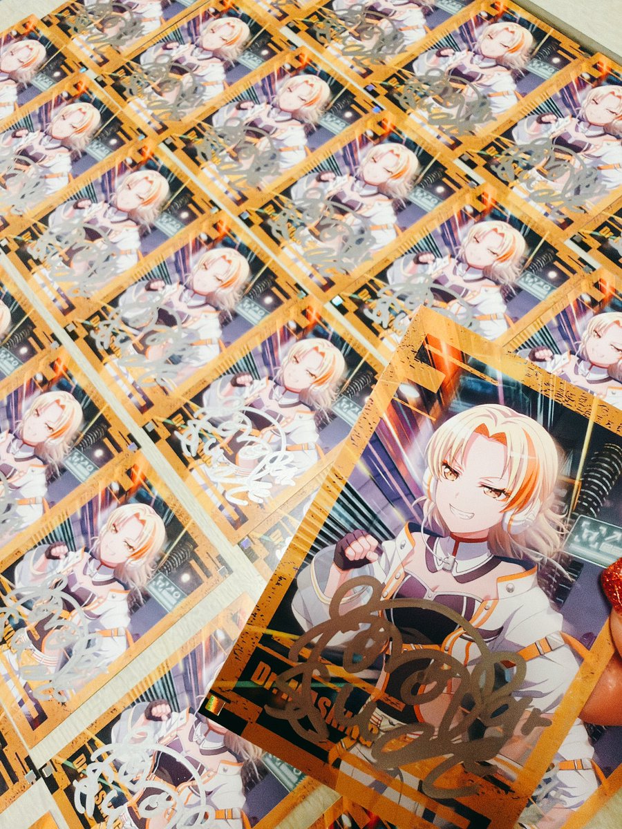 RAISE A SUILEN 15th Single
『WHAT AN EXPLOSION』

初回生産分封入のオリジナルキャラクターカードにサイン書いたよ〜✨

6月10日発売！！是非GETしてね😉
#バンドリ #RAS
