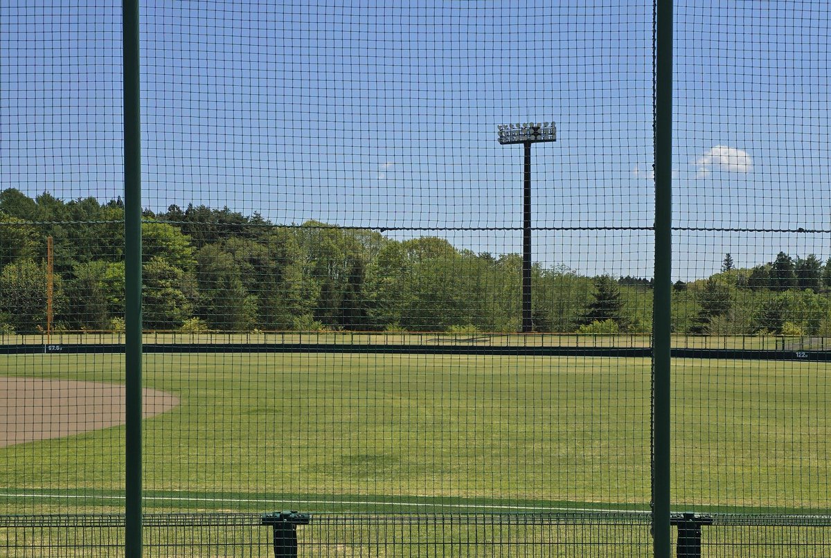 __kr1220__'s tweet photo. 甥っ子の試合観戦⚾️
今日は調子良かったみたい！
油断してたらファールボール飛んできてビビった😂
ついでに、甲子園常連校の試合も少し見てきたけど、送球練習から全然違う、すごい✨ https://t.co/qUDMC1xZlD